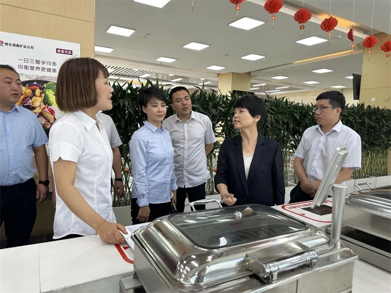 公司黨委副書記、工會主席張瀅到涌鑫公司開展調(diào)研（2）.jpg